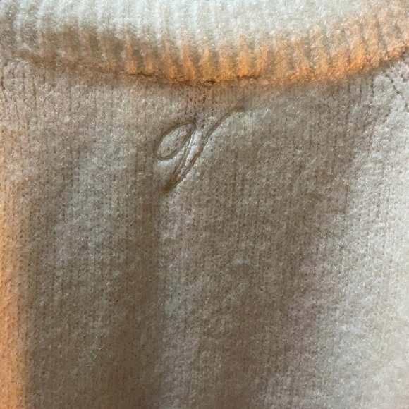Victoria's Secret Slouchy Cream Fuzzy sweater - Picture 4 of 9